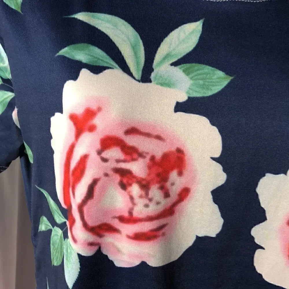 Ownest women’s medium navy floral tee